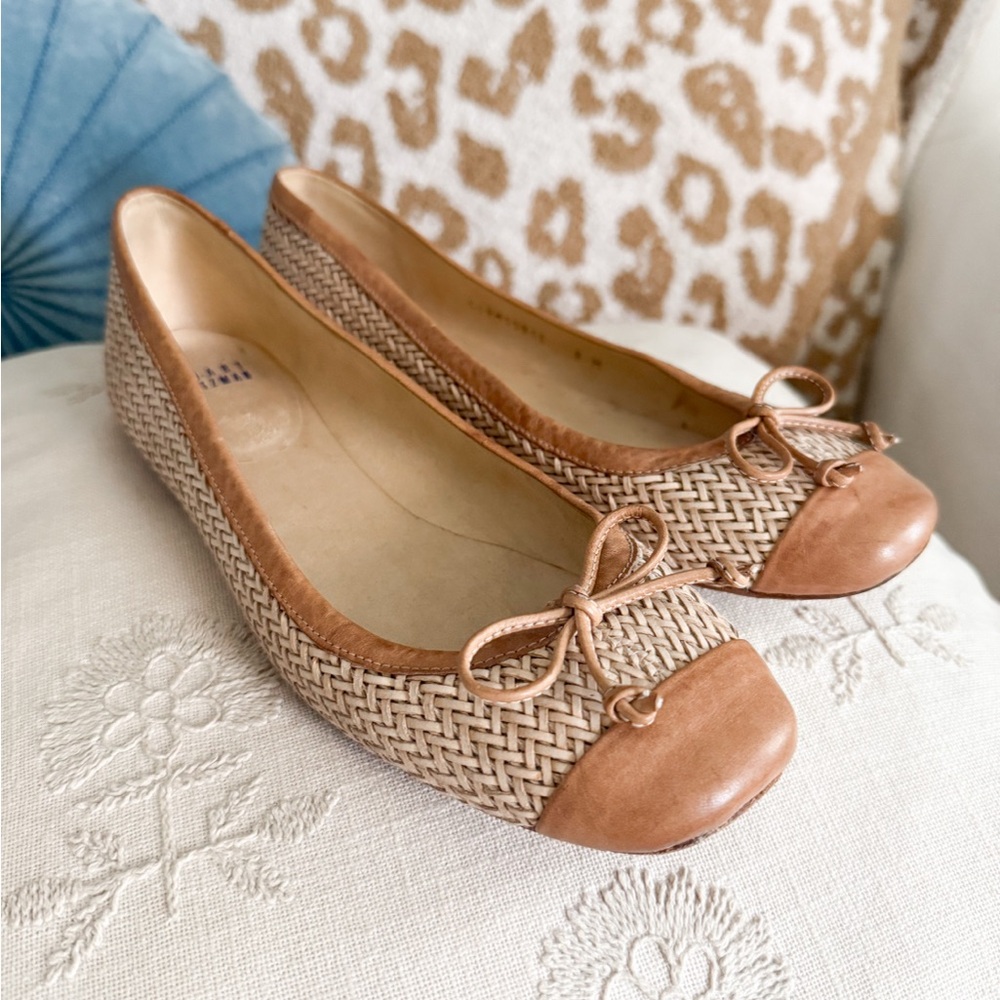 Stuart Weitzman Cap toe Leather Ballet Flats for Spring